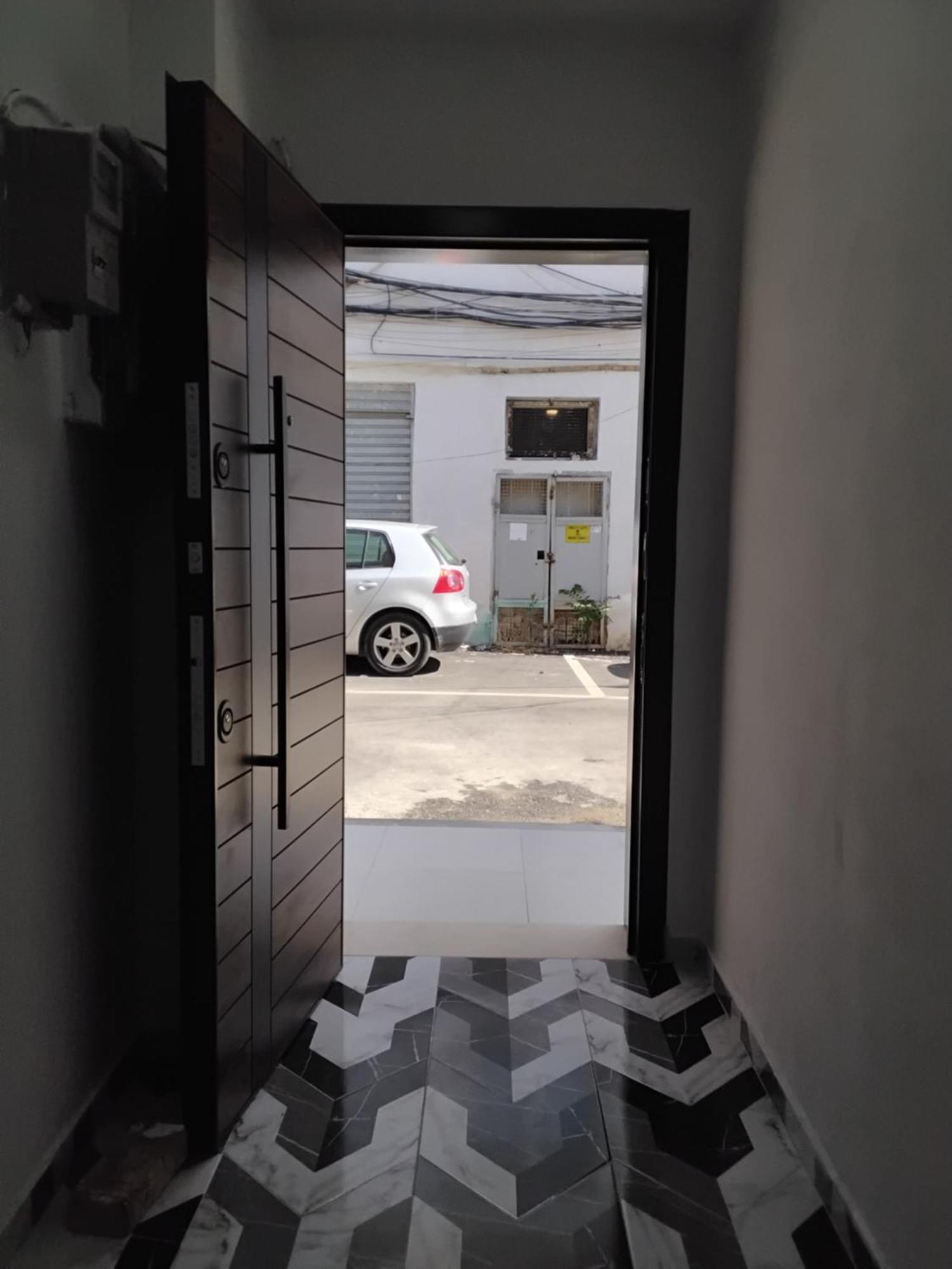 Cozy Centrally Located For Two 1, 10 Min Walk From Center Tirana